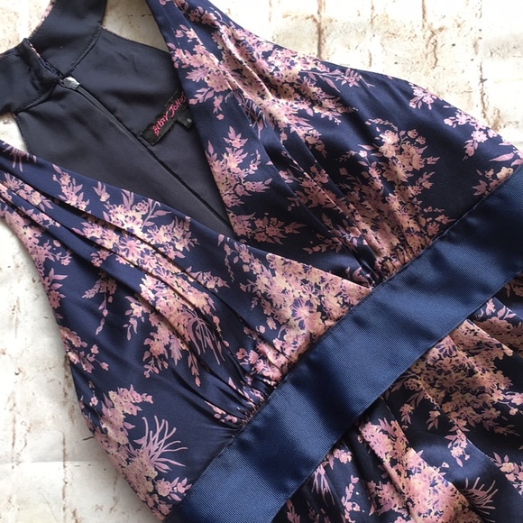 Betsey Johnson Dresses & Skirts - Betsy Johnston Silk Floral Dress